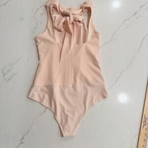 belle badgley mischka Halter Bodysuit Tie Neck Open Back Size 4 Balletcore Blush